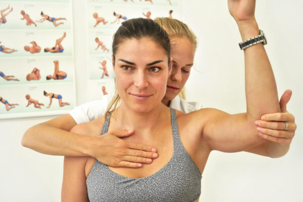 Bolest mezi lopatkami: Co s tím?